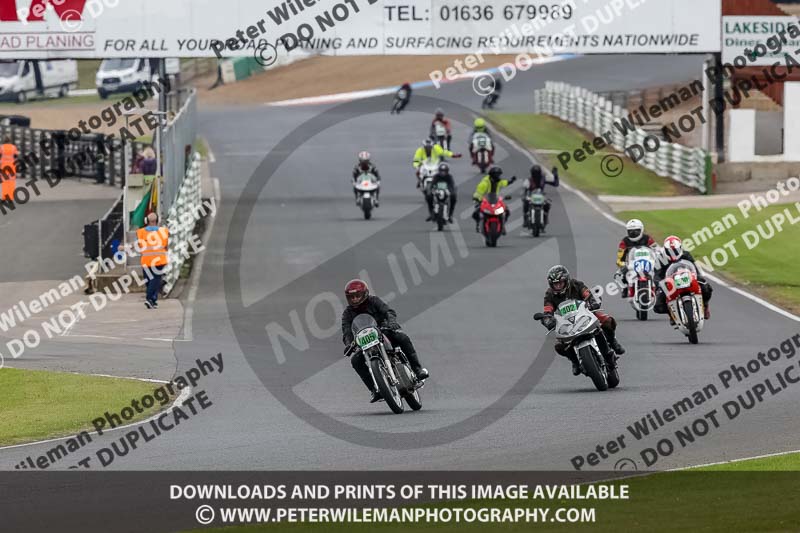 Vintage motorcycle club;eventdigitalimages;mallory park;mallory park trackday photographs;no limits trackdays;peter wileman photography;trackday digital images;trackday photos;vmcc festival 1000 bikes photographs